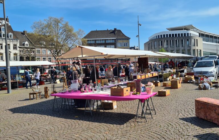Braderie Maandereind Ede — markt-eten in Ede